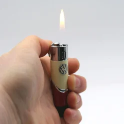 Briquet Cylindre Bicolore Volkswagen Bleu Et Beige 9 Briquet Cylindre Bicolore Volkswagen Bleu Et Beige -Fournitures Pour Fumeurs briquet cylindre bicolore volkswagen bleu et beige 4